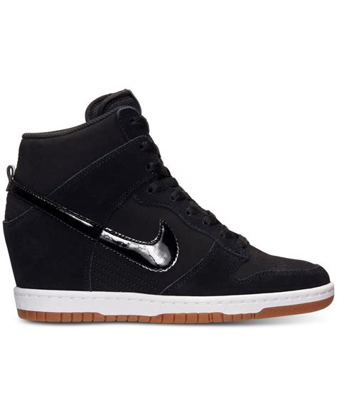 nike dunk sky hi essential.